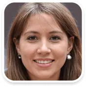  Portrait of Sarah J., a satisfied customer providing a testimonial and review for the Pianoforall online piano course.